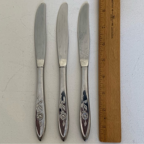 MY ROSE 3 Hollow Handle Dinner Knives Oneida Community Stainless Flatware 8.5" - Picture 4 of 4